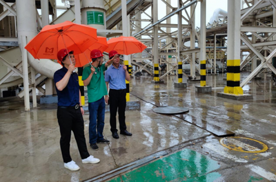 頭條丨新城控股集團代表一行走進千年舟集團旗下澳思柏恩智能工廠